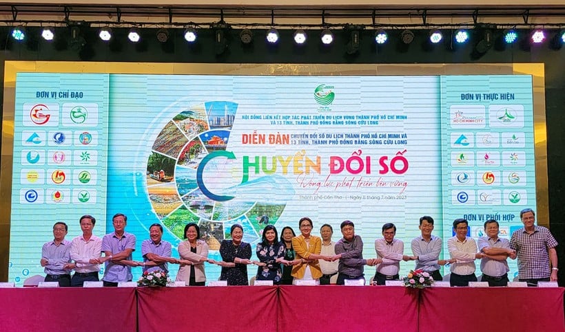 Đại biểu tham dự Diễn đàn Chuyển đổi số trong du lịch ở tỉnh Long An. Ảnh: P.D