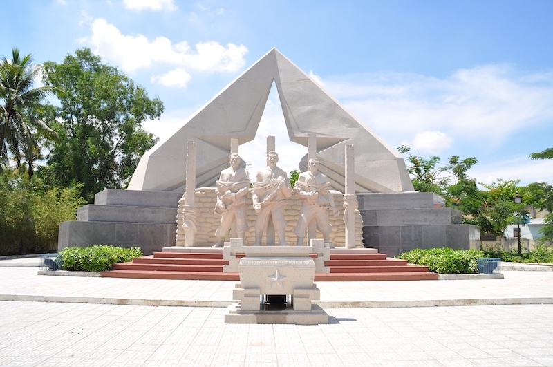 DI TÍCH NGÃ TƯ ĐỨC HOÀ